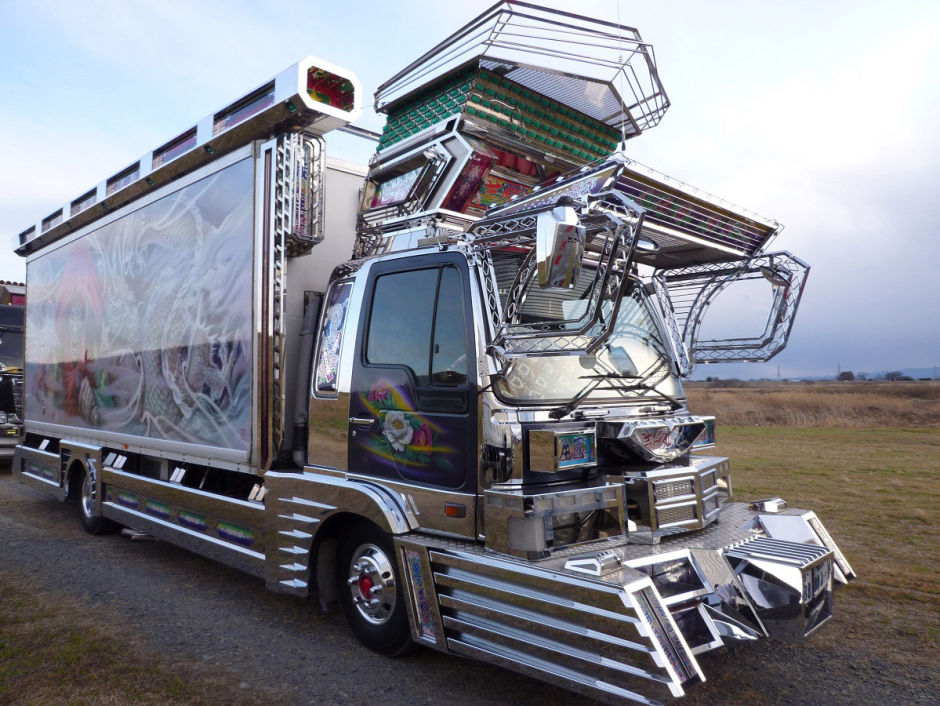 Truck Drivers In Japan Create An Art Form - Dekotora