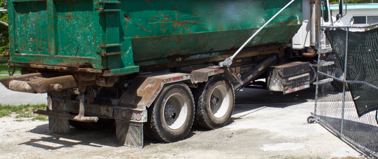 roll off truck driver at yard